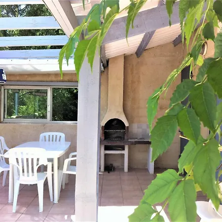 La Maison Bleue Apartment Cadenet